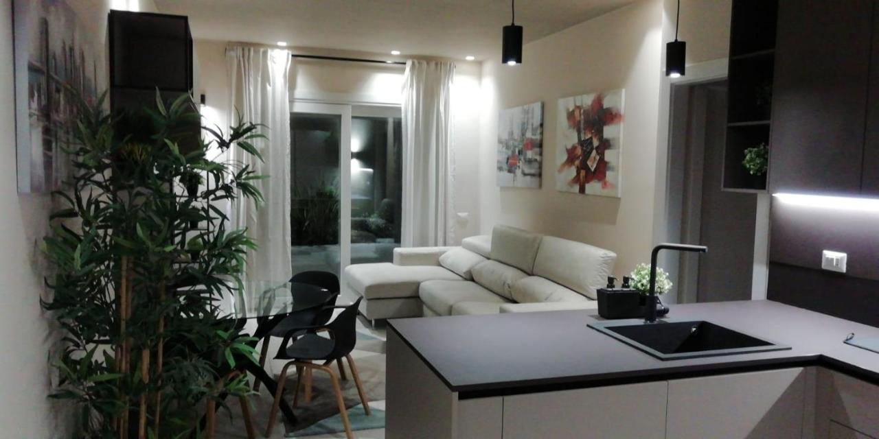 Town-Beach Home Civitanova Marche Exterior photo